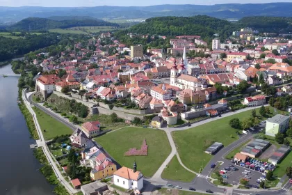 Bigger view of And the first price, the GoPro Hero+ camera, is for Miroslav Jancák, also for Czech Republic! His picture, taken from a drone, shows a 35x25m flower bed imitating the shape of the town hall in Kadaň. The entire flower bed was treated with TerraCottem Universal before planting to prevent drought stress