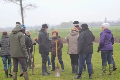 Bigger view of TerraCottem bvba steunt het bi-ventiel bos