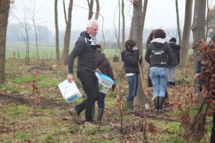 Bigger view of TerraCottem bvba steunt het bi-ventiel bos