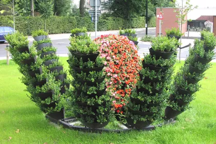 Bigger view of TerraCottem Universal in flower sculptures, Gentil Antheunisplein, Oudenaarde, Belgium.