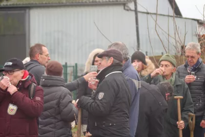 Bigger view of TerraCottem bvba steunt het bi-ventiel bos