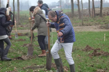 Bigger view of TerraCottem bvba steunt het bi-ventiel bos