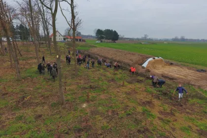Bigger view of TerraCottem bvba steunt het bi-ventiel bos