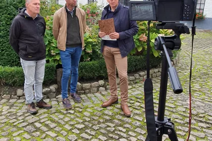 Bigger view of INTERVIEW: John Adam en Stefaan De Smet delen hun passie voor bebloeming in de stad Oudenaarde, de gemeente met lovenswaardige bloemeninitiatieven