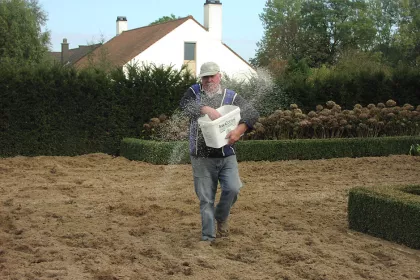 Bigger view of De TerraCottem bodemverbeteringstechnologie dient slechts 1x te worden toegepast: bij de aanleg.
